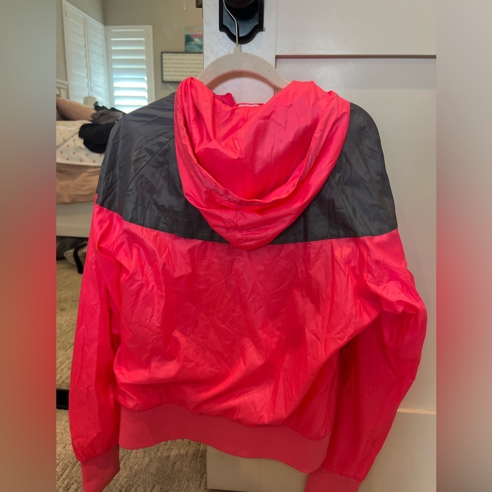 Nike Pink and Gray Windbreaker Jacket - Picture 5 of 6